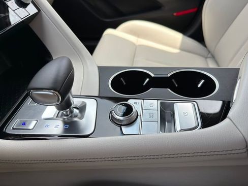 Used 2025 Genesis G70 2.5T AWD/4WD image 28