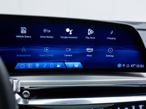 Certified 2025 Cadillac Lyriq Luxury w/ LPO, Floor Liner Package image 28