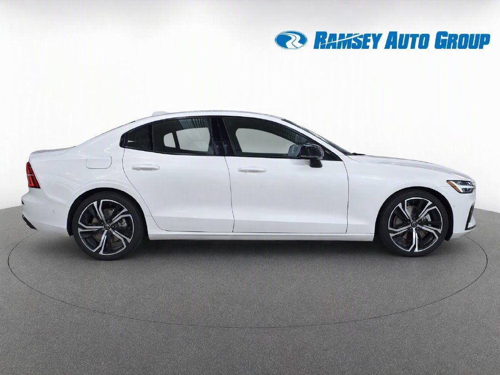 Used 2024 Volvo S60 B5 Plus w/ Climate Package AWD/4WD image 8