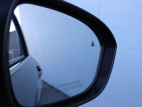 Used 2025 Mitsubishi Outlander SEL image 47