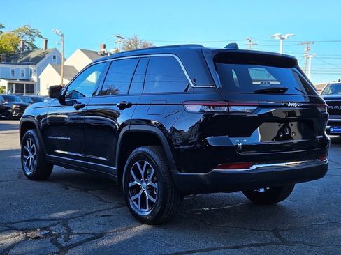 New 2025 Jeep Grand Cherokee Limited image 3