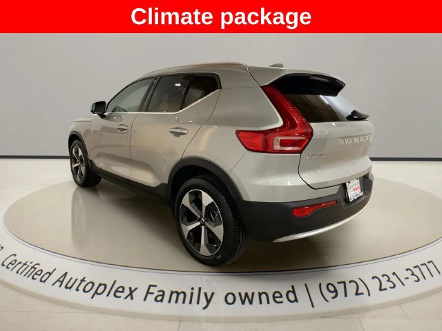 Used 2025 Volvo XC40 B5 Plus AWD/4WD image 3