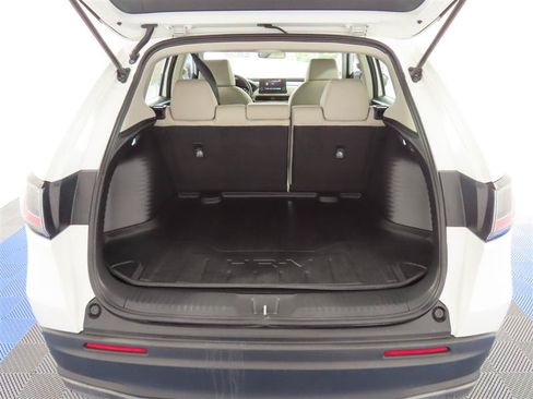 Used 2025 Honda HR-V LX image 12