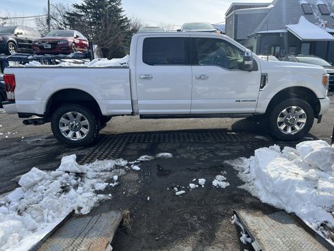 Used 2019 Ford F250 Platinum w/ Platinum Ultimate Package image 5