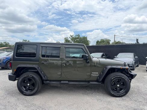 Used 2015 Jeep Wrangler Unlimited Sport w/ Quick Order Package 24S AWD/4WD image 4