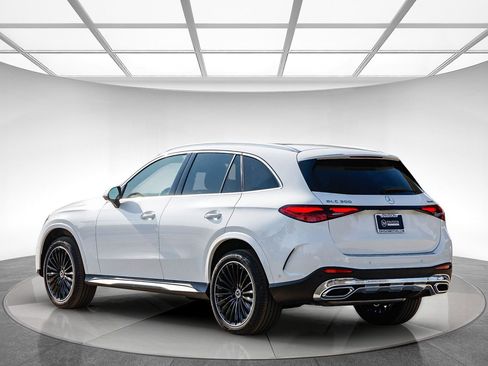 New 2026 Mercedes-Benz GLC 300 4MATIC image 2