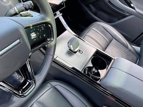 Used 2024 Land Rover Range Rover Evoque Dynamic SE image 16