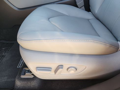 New 2026 Toyota Highlander Limited image 22