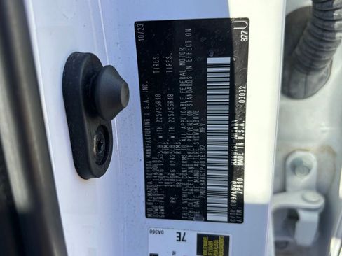 Used 2023 Toyota Corolla Cross XSE image 29