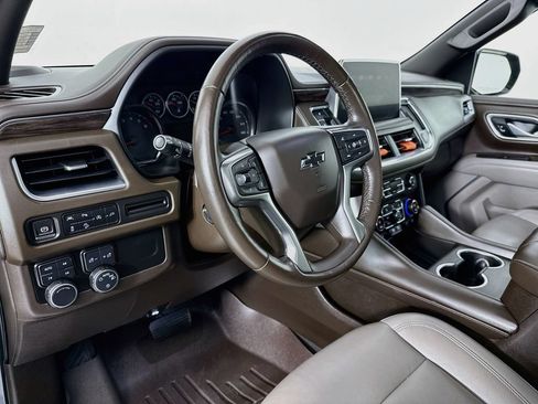Used 2021 Chevrolet Tahoe Z71 w/ Luxury Package AWD/4WD image 9