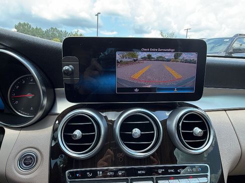 Used 2019 Mercedes-Benz C 300 Sedan image 32