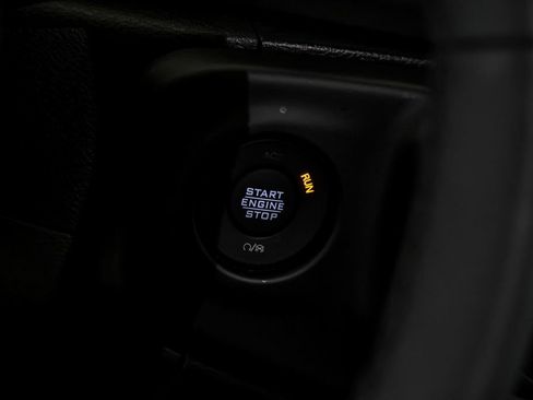 Used 2023 Jeep Gladiator Sport AWD/4WD image 18
