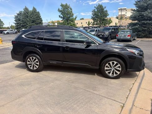Used 2023 Subaru Outback Premium AWD/4WD image 5