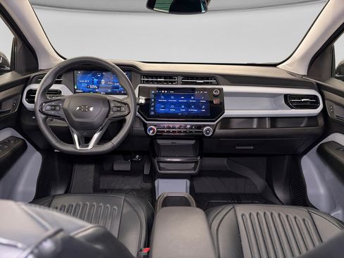 Used 2027 Chevrolet Bolt LT w/ Comfort Package FWD image 17