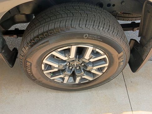 Used 2025 Nissan Frontier SL AWD/4WD image 22