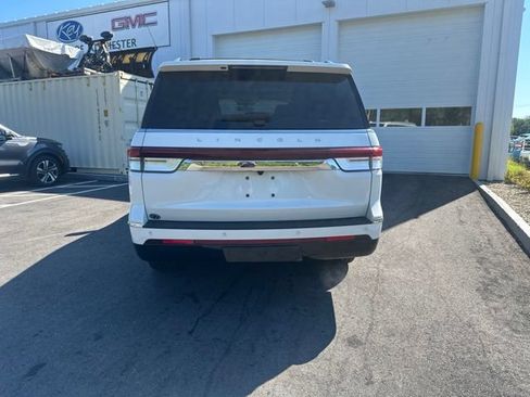 Used 2024 Lincoln Navigator Reserve AWD/4WD image 4