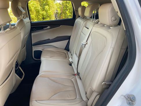 Used 2019 Lincoln Nautilus Reserve FWD image 30