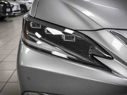 Certified 2025 Lexus ES 300h w/ Luxury Package FWD image 27