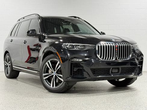 Used 2022 BMW X7 xDrive40i w/ M Sport Package AWD/4WD image 4