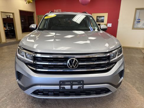 Used 2022 Volkswagen Atlas SE image 2