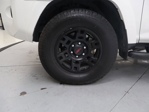 Used 2020 Toyota 4Runner SR5 Premium image 12