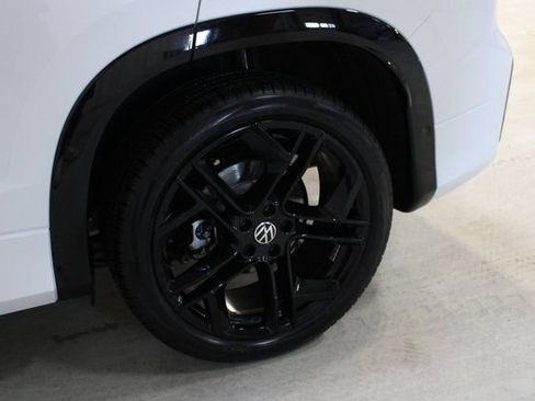 New 2026 Volkswagen Tiguan SE R-Line FWD image 28