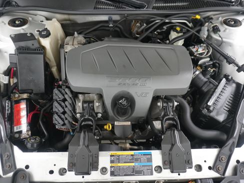 Used 2009 Buick LaCrosse CX FWD image 29