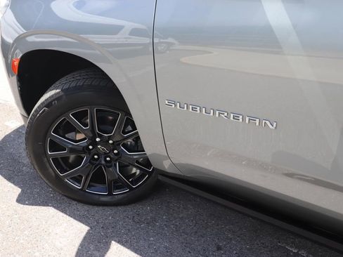 Used 2024 Chevrolet Suburban Premier AWD/4WD image 3