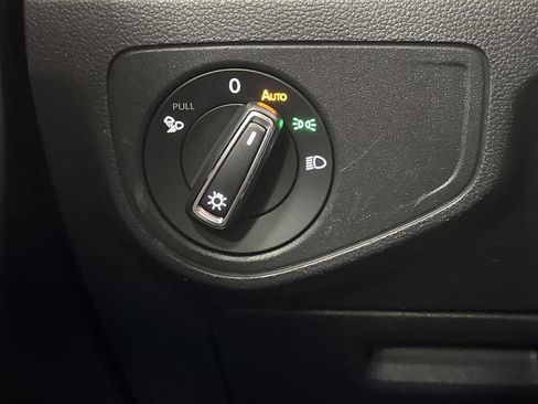 Used 2021 Volkswagen Atlas Cross Sport SE image 23