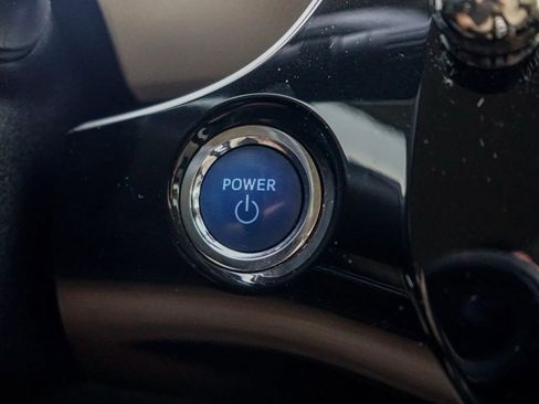 Used 2016 Toyota Prius Three image 21