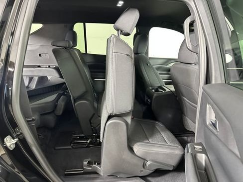 Used 2024 Chevrolet Traverse LS image 27