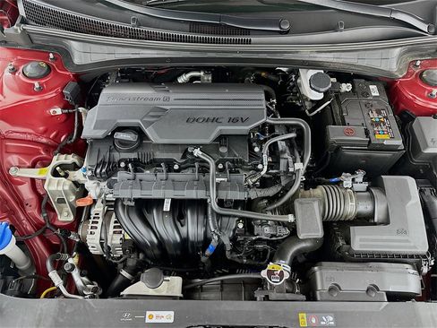 Used 2024 Hyundai Elantra SEL image 31