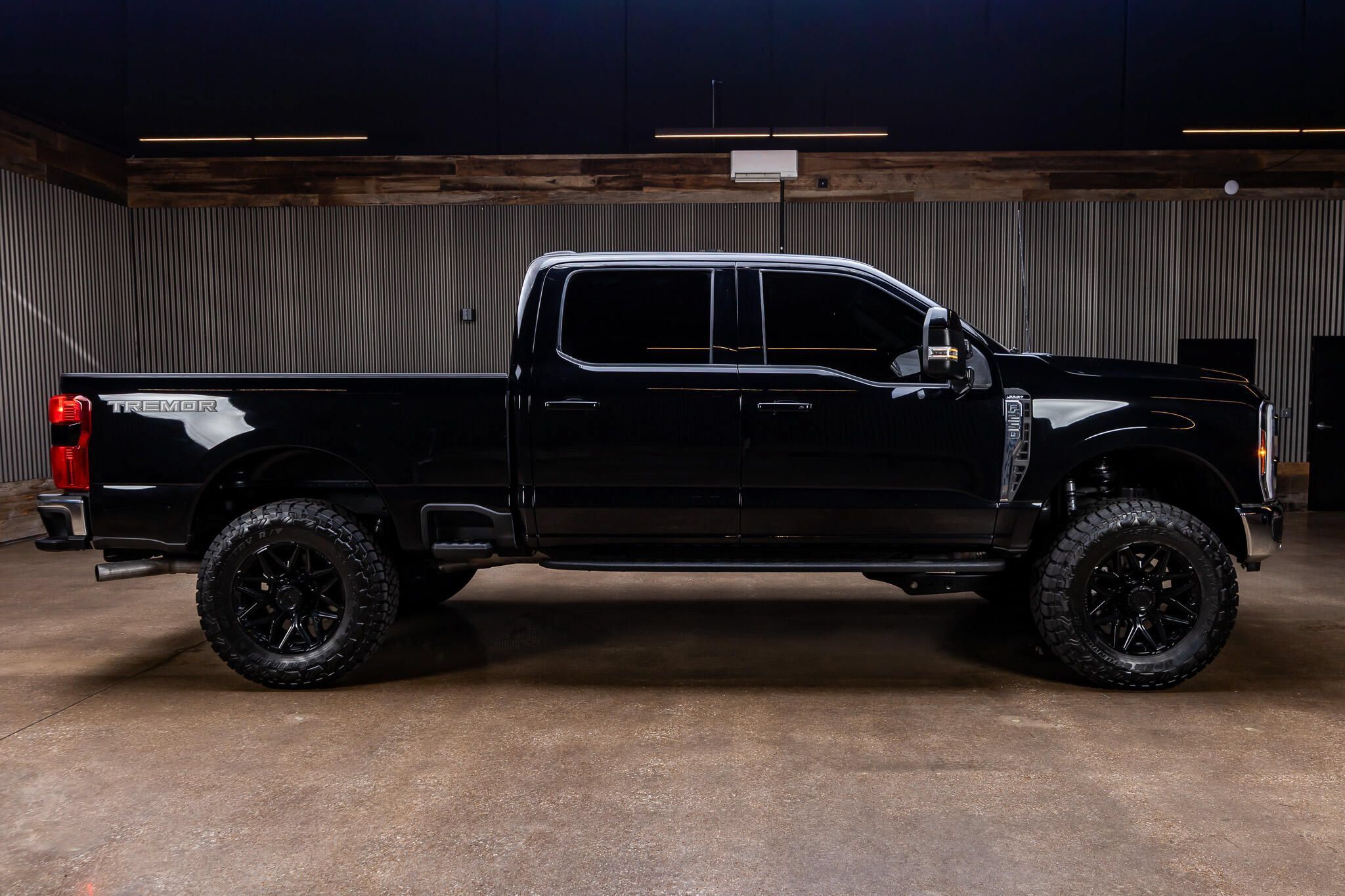 Used 2026 Ford F250 Lariat w/ Tremor Off-Road Package AWD/4WD image 11