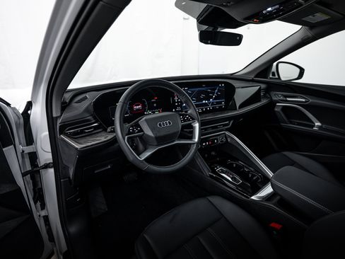 Certified 2025 Audi Q5 Premium w/ Convenience Package AWD/4WD image 11