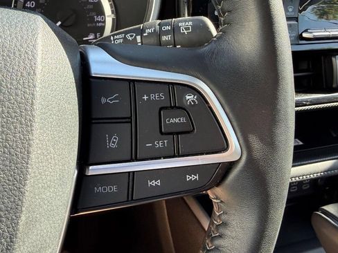 Used 2023 Toyota Highlander XSE AWD/4WD image 27