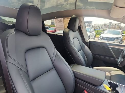 Used 2023 Tesla Model Y Long Range AWD/4WD image 29