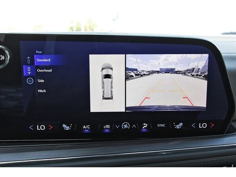 Used 2025 Chevrolet Suburban Z71 image 21