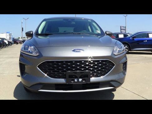 Used 2022 Ford Escape SE image 3