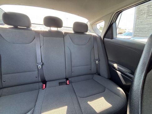Used 2025 Kia K4 FWD image 36