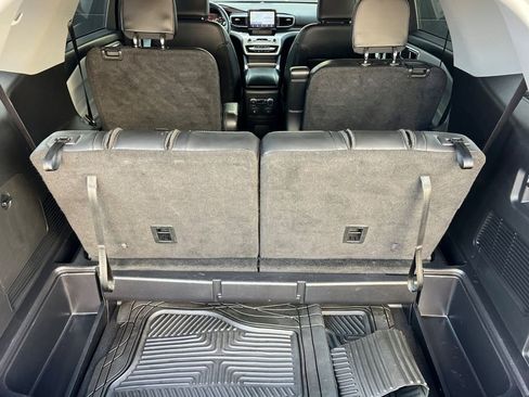 Used 2022 Ford Explorer XLT w/ Equipment Group 202A image 20