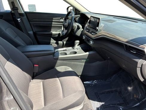 Used 2025 Nissan Altima 2.5 SV FWD image 20