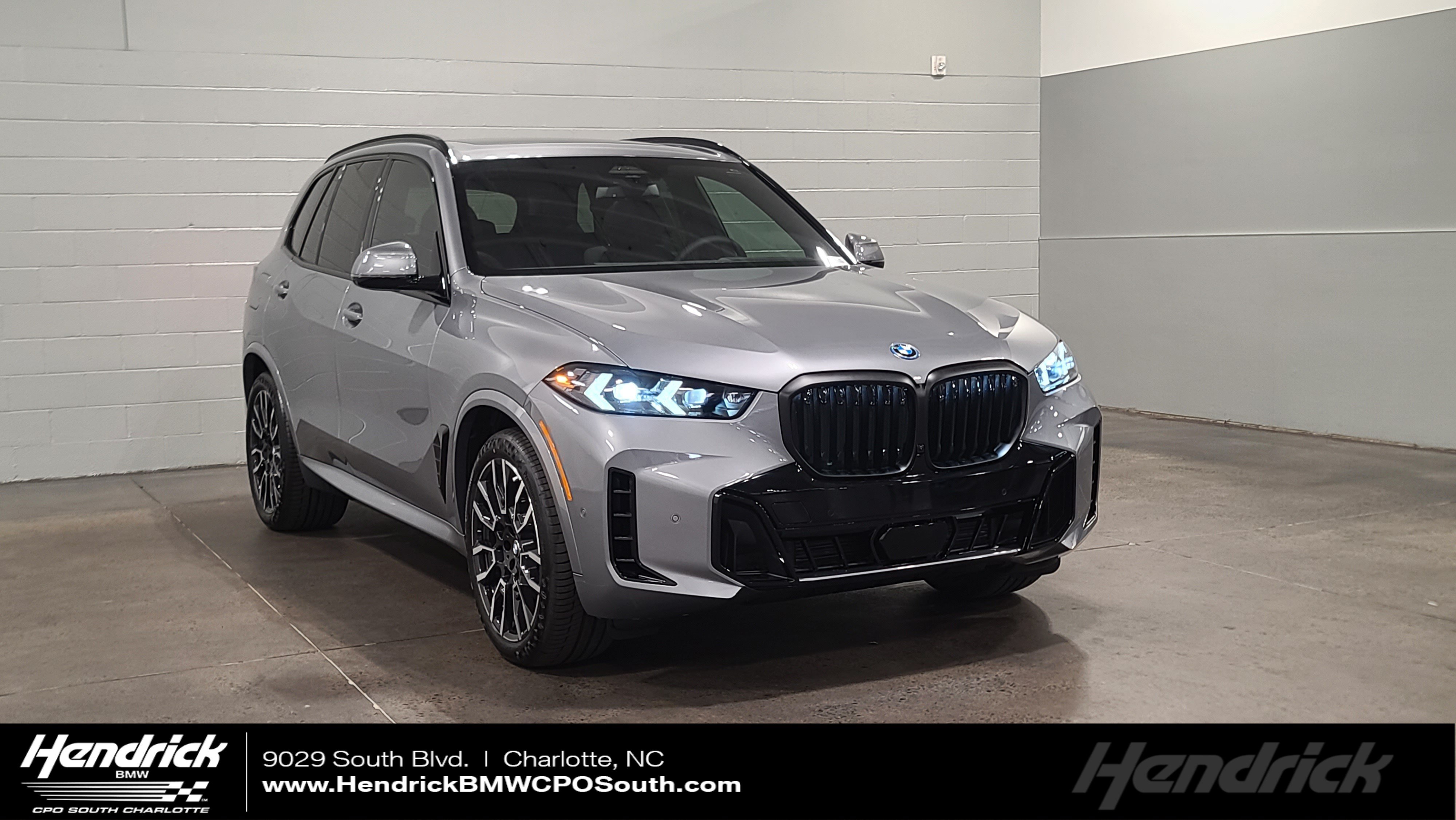 Used 2026 BMW X5 xDrive50e w/ M Sport Package AWD/4WD image 1