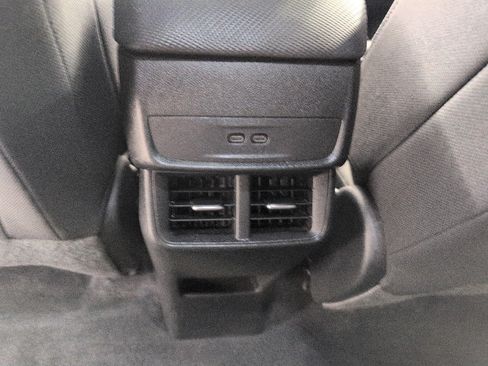 Used 2025 Chevrolet Equinox LT AWD/4WD image 23