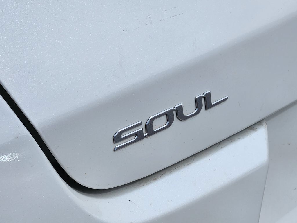 Certified 2024 Kia Soul GT-Line FWD image 11