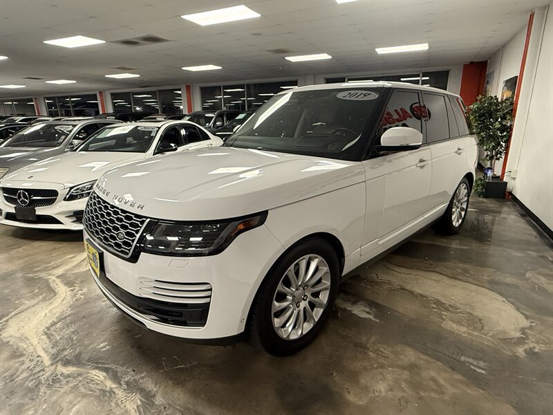 Used 2019 Land Rover Range Rover HSE AWD/4WD image 3