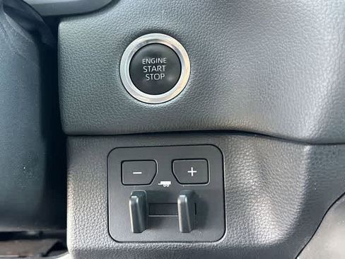 Used 2023 Toyota Tundra Limited image 11