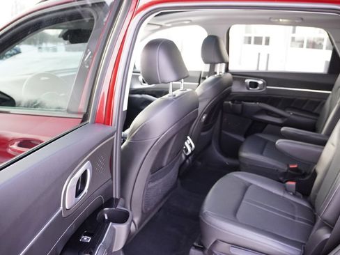 Certified 2022 Kia Sorento SX image 18