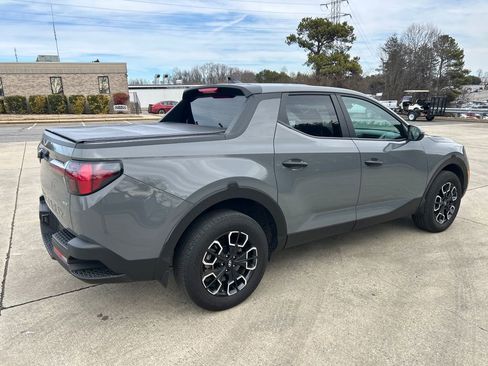 Used 2023 Hyundai Santa Cruz SEL image 6