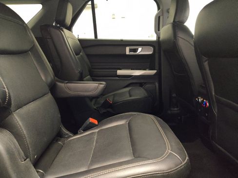 Used 2021 Ford Explorer Limited w/ Equipment Group 301A RWD image 19