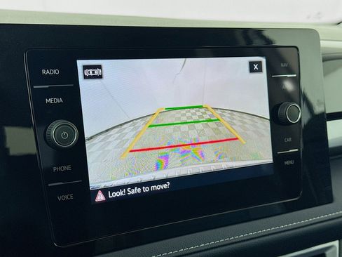 Certified 2025 Volkswagen Taos SEL image 17